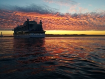 ALBA NAVE IN ENTRATA AIDA PERLA